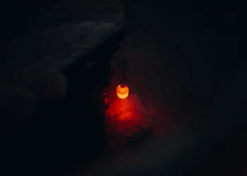 Duvarımda Yokluk Resimleri / Mehmet Boncukoğlu