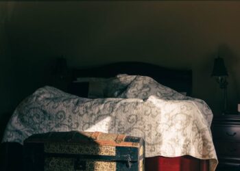 Maun Sandık  /  Hacer Taner Bulut