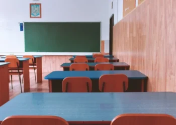 Zehre’nin  İlk  Okul  Günü  /   Ezel Altunışık