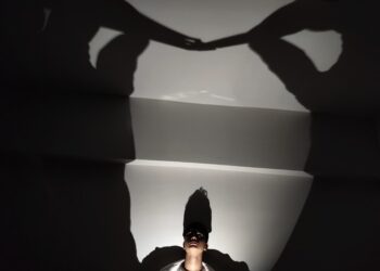 Yükseltilenler ve Geriye Kala / Şahin Latifeci