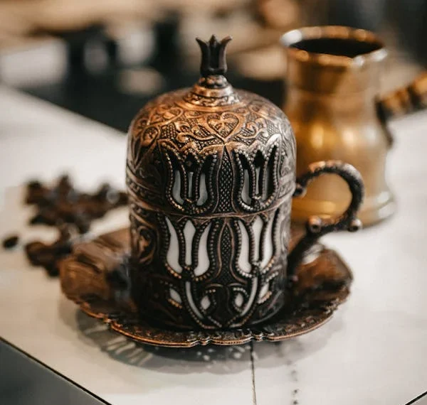  Bir  Kahvenin  Hatırası /  Özlem Karaca