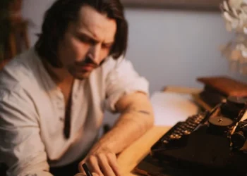 Payımıza Düşendi Ayrılık / Erkan Eren