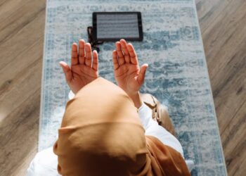 Gümüşten Dua / Nursel Camcı