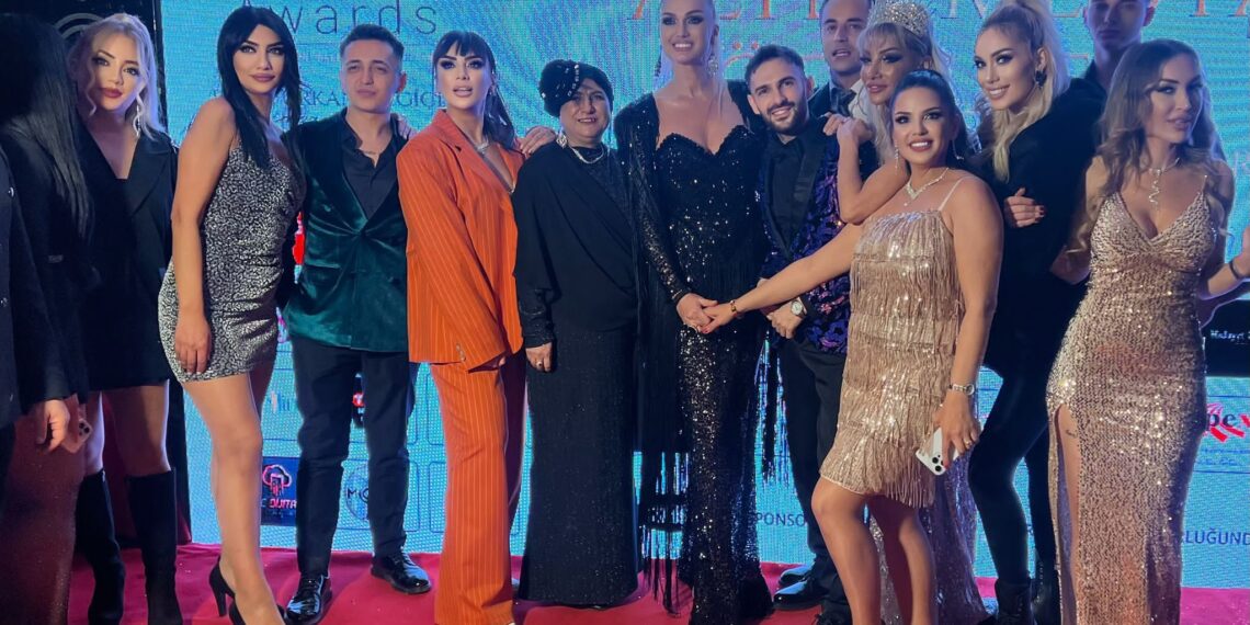 Altın Medya Ödülleri: Parıltılı Gecenin Ardındaki Gerçekler / Ceyda Sele