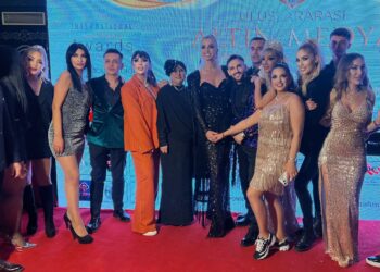 Altın Medya Ödülleri: Parıltılı Gecenin Ardındaki Gerçekler / Ceyda Sele