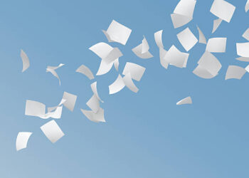 Gökyüzüne Asılı Fotoğraf / Binnaz Deniz Yıldız