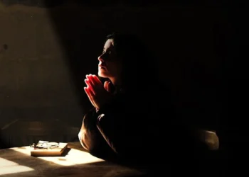 Kadın Olmak / Ulviye Kara Akcoş