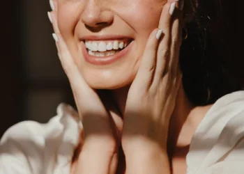 Mutluluk / Aslıhan Ak