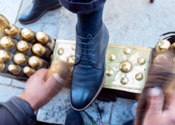 Ayakkabıcı Çocuk / Abdullah Kaçmaz