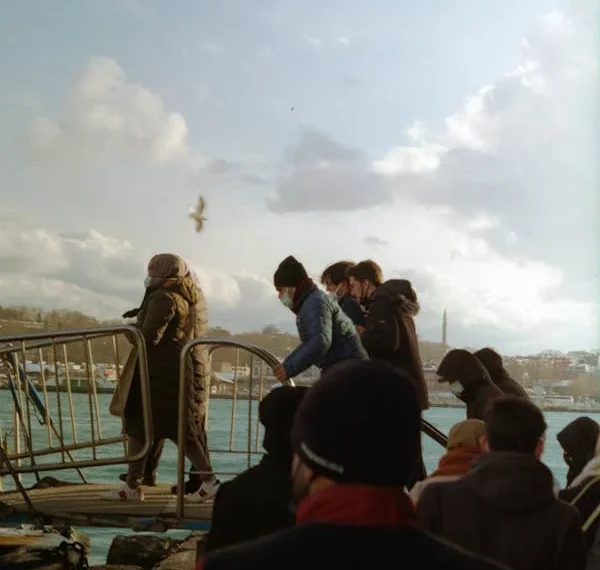 Göçemeyen Göçmenler / Asiye Genç