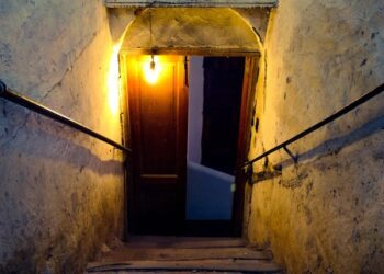 Kapılar Şehri / Murat Halıcı