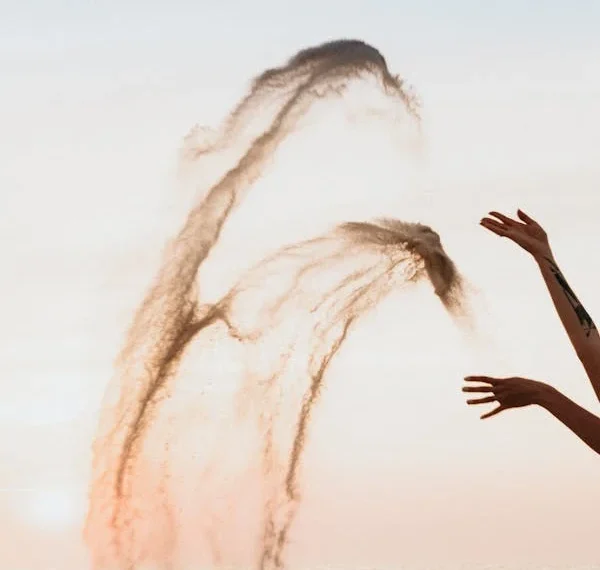 Bütün Mümkünlerin Kıyısı / Galip Uçar