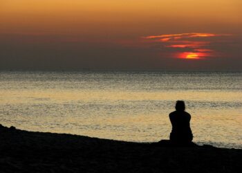 Halden Anlar Mı Bu Deniz / Murat Halıcı