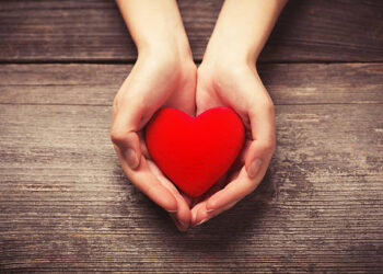 Al Yüreğimi Avuçlarına Nefesinde Isıt / Zümrüd-ü Sabah