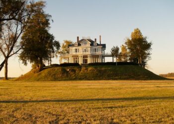 Çocuğun Düşler Malikanesi / Galip Uçar