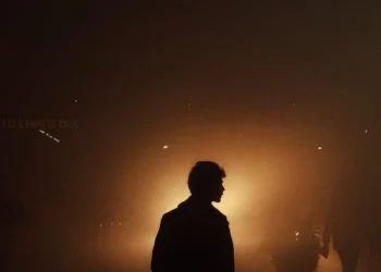 Aşkın Kuytu Gölgesi / Nur Lavinia