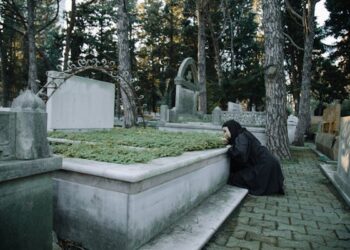 Çaresiz / Figen Günlü