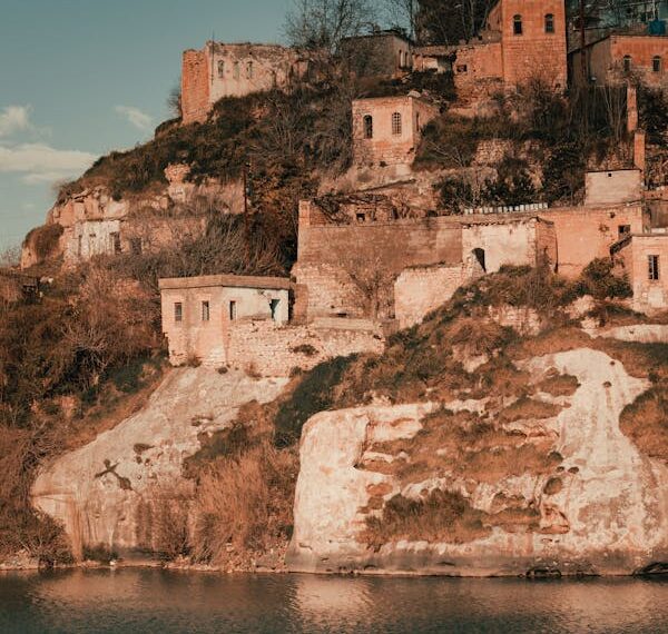 Fırat’a Akan Aşk / Galip Uçar