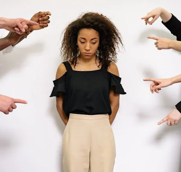 Önyargı Zincirleri / Leyla Güven