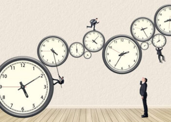 Es Verilmiş Anların Fısıltısı: Modern Zamanların Kayıp Hazinesi / Fatma Kiremit