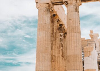 Taşa İşlenen Hüznün Poetikası/Bahçesaray Çeşme’nde Zamanın Dondurulmuş Gözyaşları / Seyit Berker AYDOĞAN   