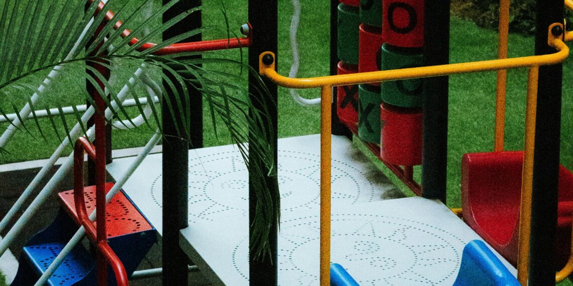 Oyun Parkı / Nur Lavinia