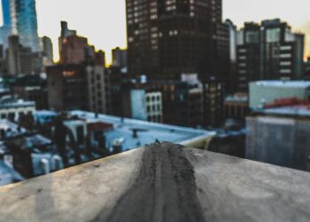 Ne Zormuş / Nur Lavinia