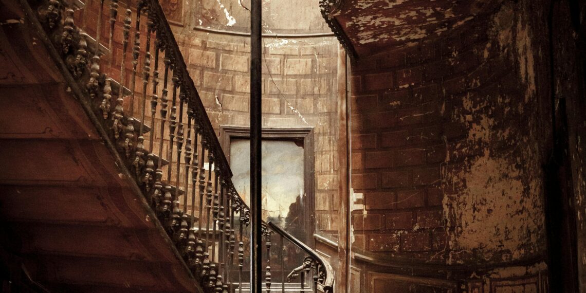 Arkaik Bir Sır / Galip Uçar