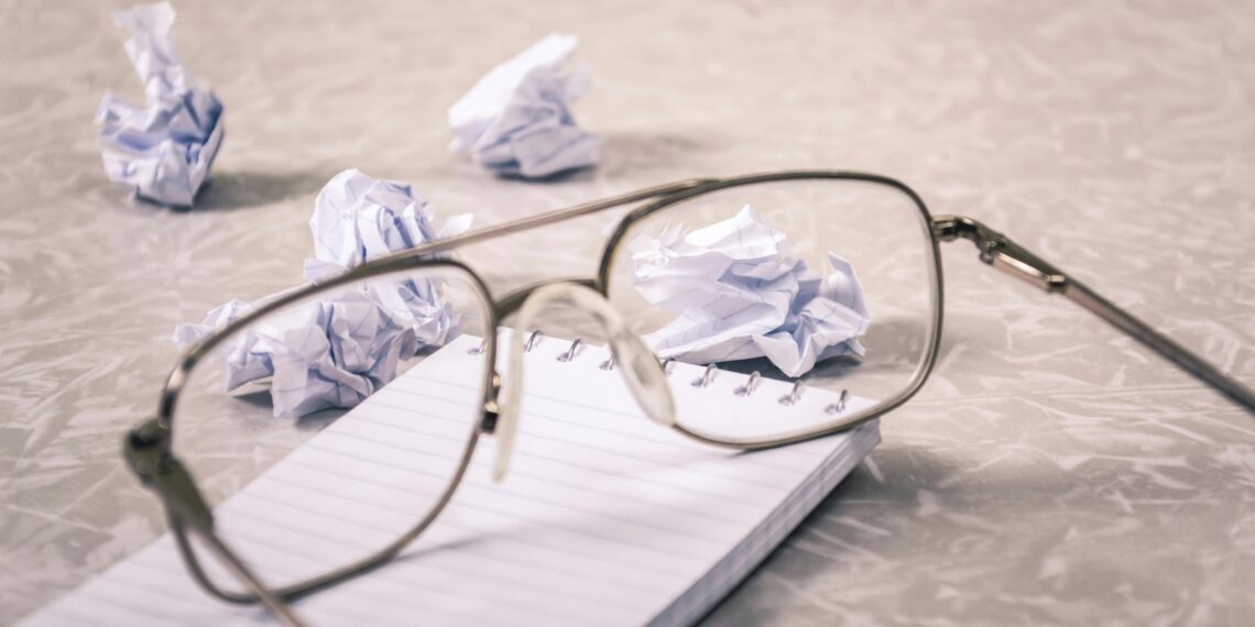 Eksik Anılar / Nur Lavinia