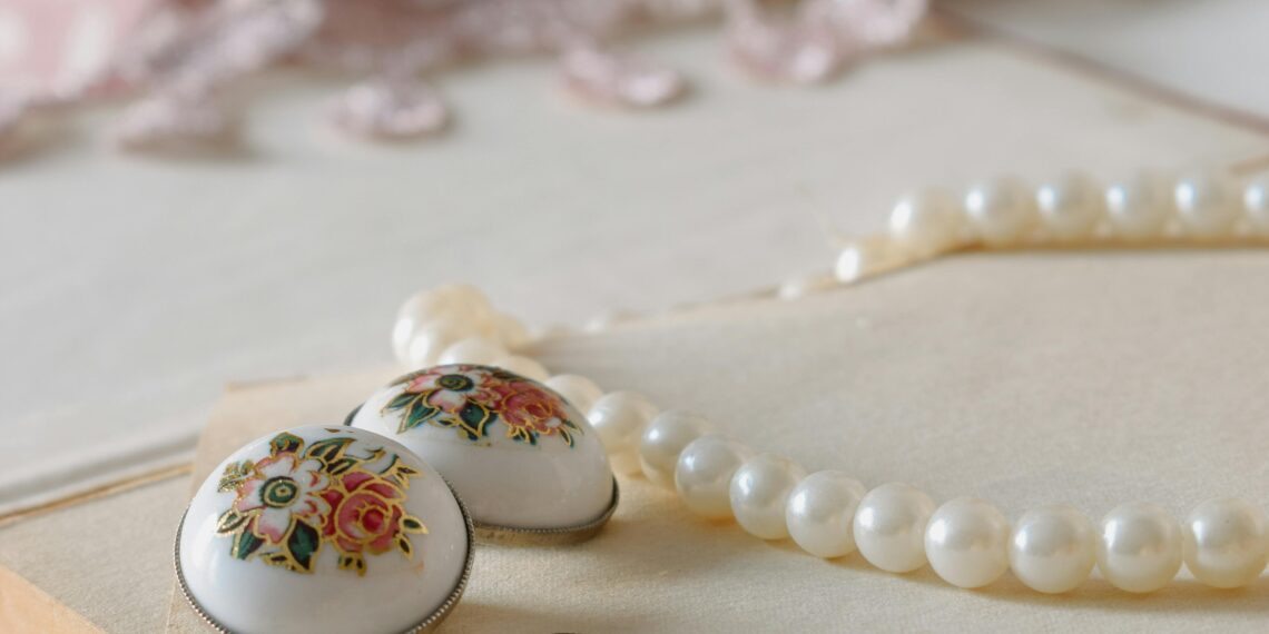 Düğme / Müjgan Ersuna