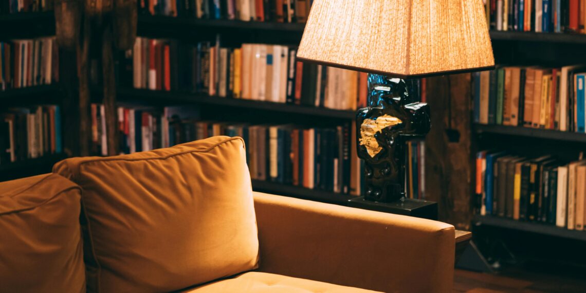 İç İçe Geçmiş Daireler / Sibel Karaca