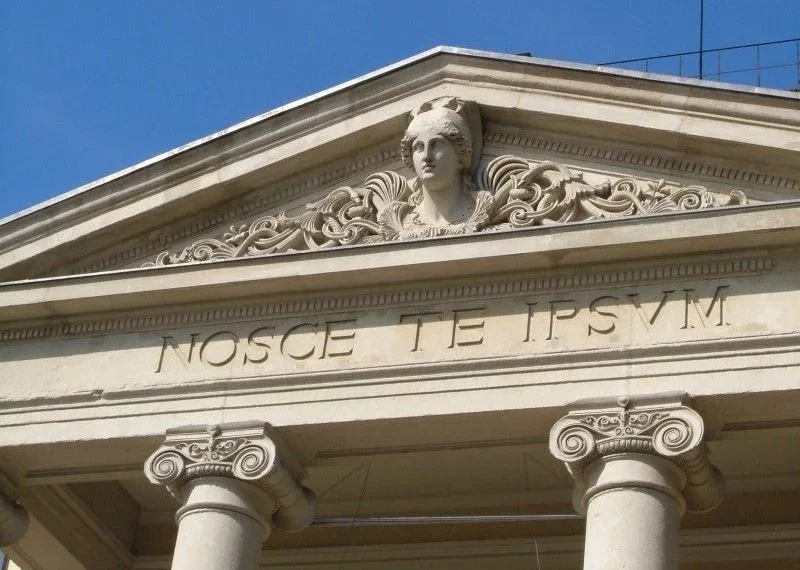 İnsanlığa Dair Kadim Bir Öğreti: Nosce Te Ipsum (Kendini Bil) / Neslihan Bağlaç