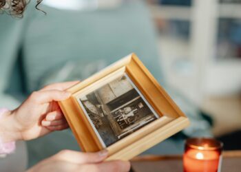 Kalbim Atıyor mu Hala Kalbinde / Ezgisu Güneş