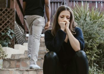 Bir Köpeklik Mesafe / Özge Paksoy