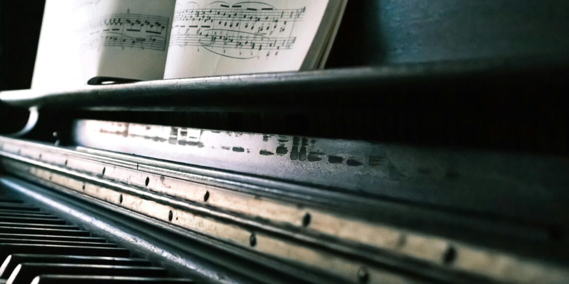 Yorgun Piyano / Zeynep Kaynaklar