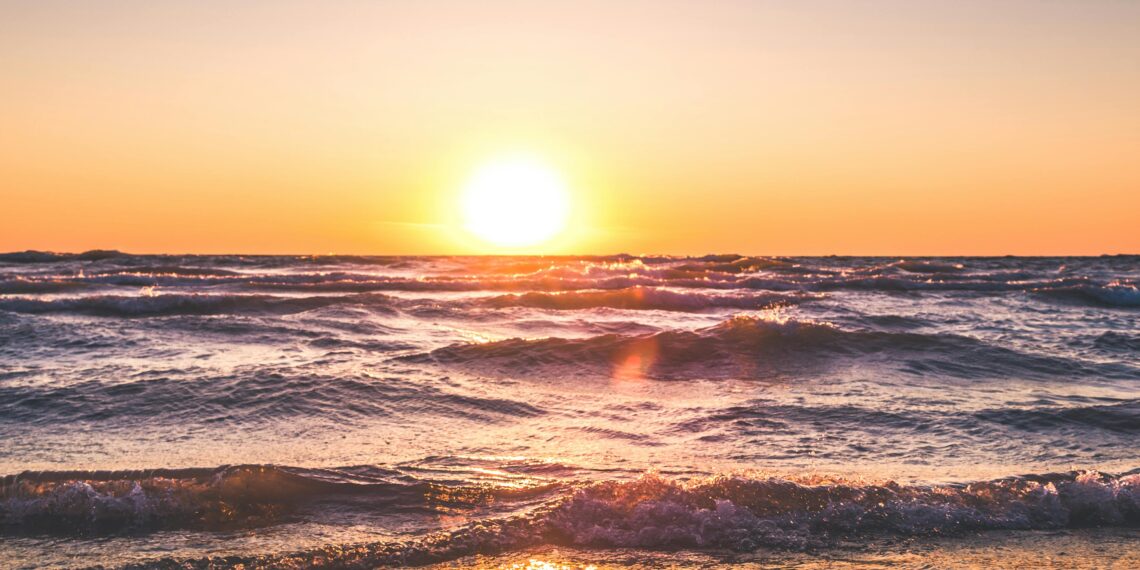 Gün Doğsaydı / Nazlı Nur Bilgiç