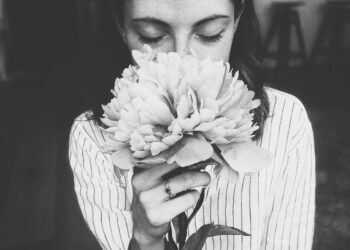 Çiçek Abla’yla Biz / Sema Nur Cücü