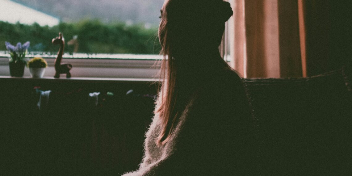 Camın Ardında Bekleyen Zaman