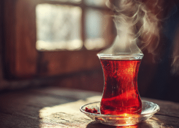 İnce Belli Bardak Demişken: Küçük Keyifler / Derya UYGUN CAN