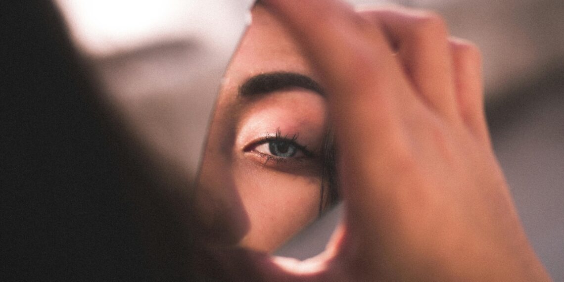 Gerçekliğin Perdesi / Derya Kılınç