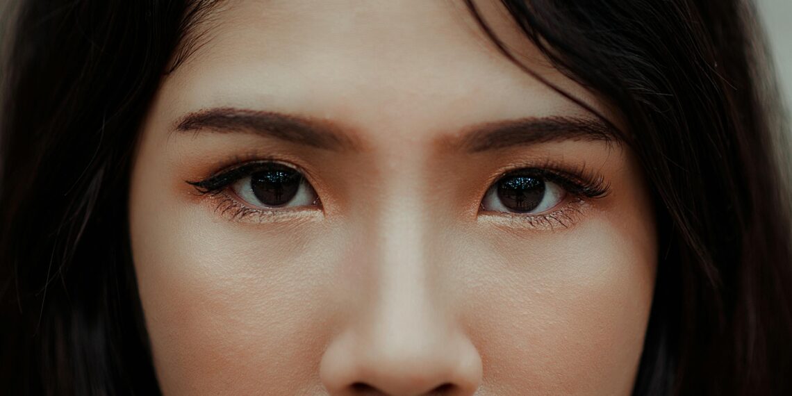 Şiir Gözlüm / Melek Sarıaydın