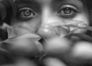 Gözlerin Pencere Önü Çiçeği / Cihangir Yeşilkaya