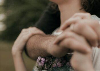 Sevdan Çıkmaz Bedenden / Ali Gürler