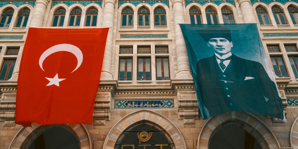 İzindeyiz Daima / Dr. Oya Gönen