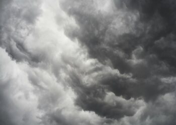 Yalnız / İnci Beyza Altansoy