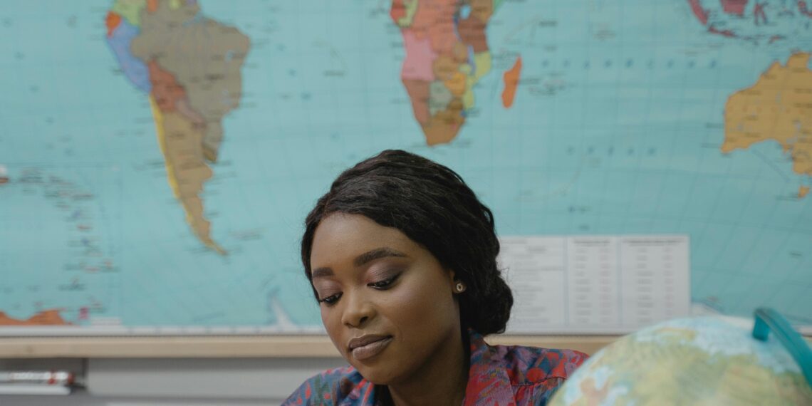 Elif Öğretmen / Yıldız Karaca