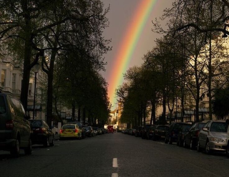 BANA UZAKLARI SÖYLE