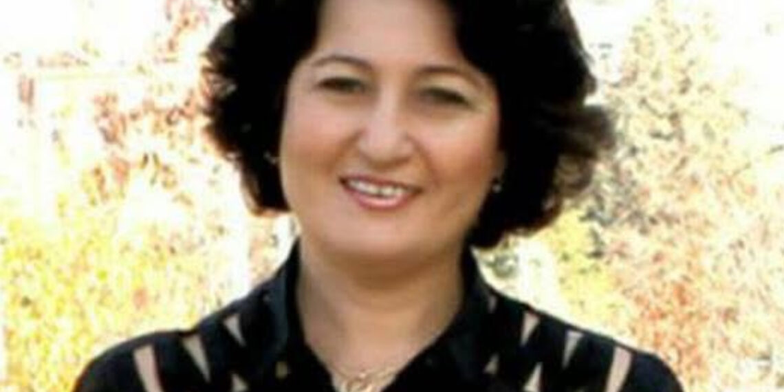 Tozlu Vazo / Didem Saracel