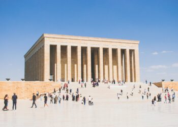 Sen Hiç Ölmedin ki / Oğuzhan Külte