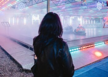 Sensizliğin Kırık Amentüsü / Zümrüd-ü Sabah